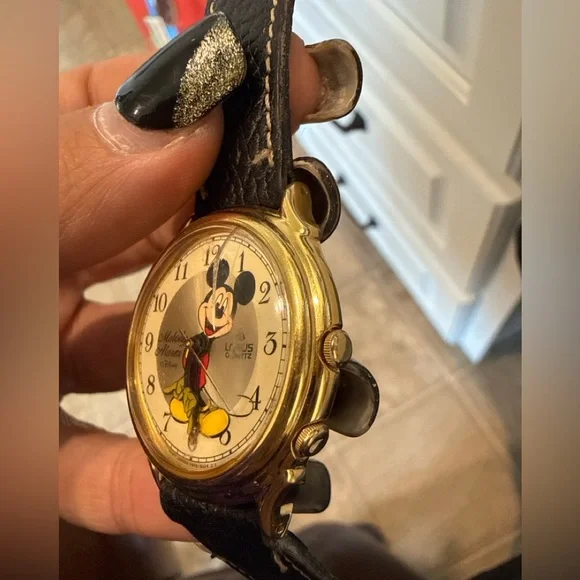 Vintage Lorus Quartz Disney Mickey Melody Alarm Watch - Gold Tone - Picture 15 of 16